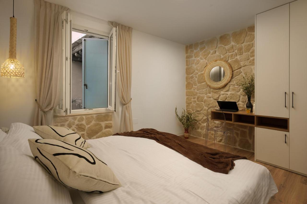 Walls In Old Town Of Apartamento *