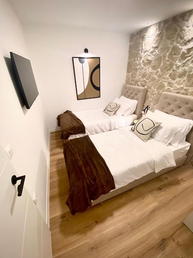 Walls In Old Town Of Apartma *