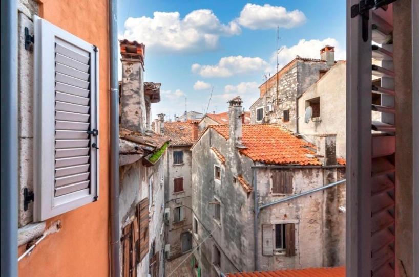 Apartma Walls In Old Town Of Rovinj